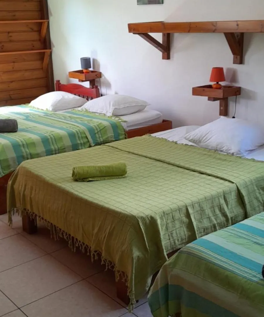 Villa Très belle location touristique à Sainte-Anne  Hébergement de vacances