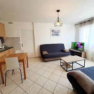 5 Personnes, 1min Gare D'annemasse, Genève 5km , Annemasse France